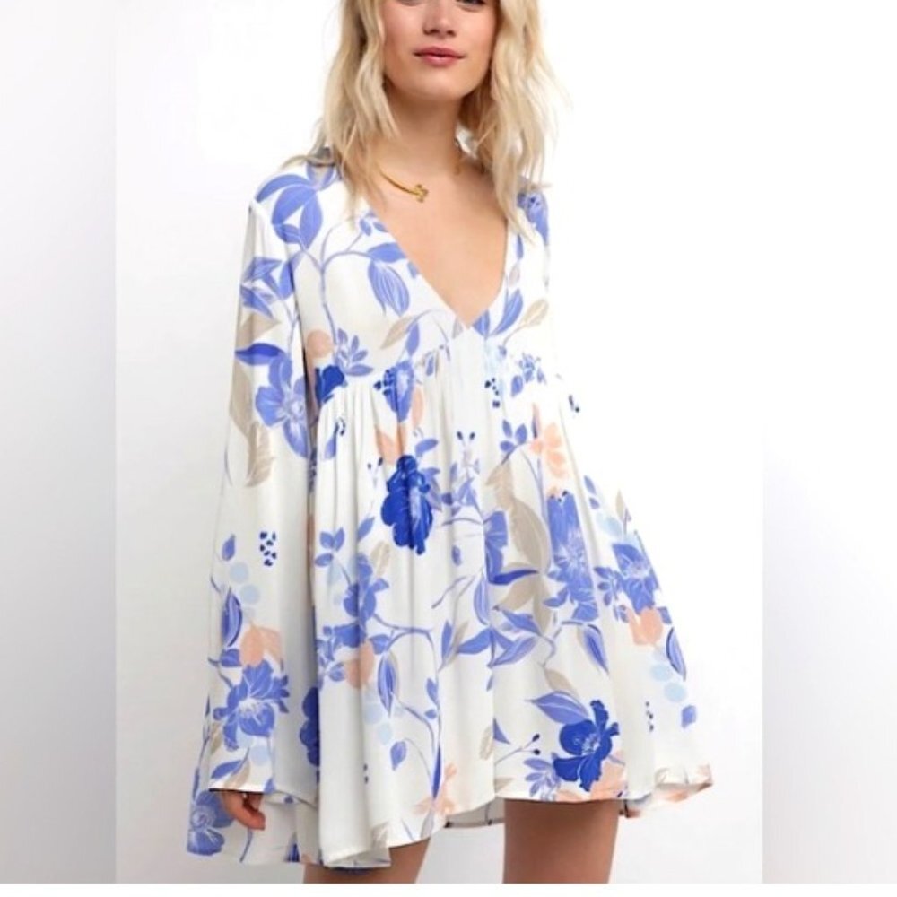 Free People Bella Floral Tunic In Ivory Blue Combo
